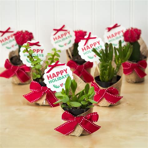 Easy-To-Make Employee and Coworker Gifts for the Holidays | Employee ...