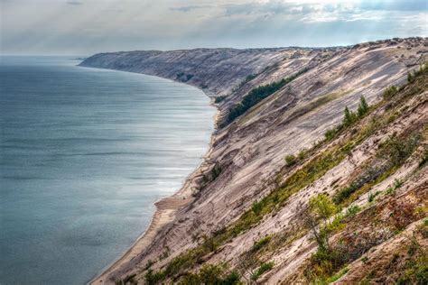 Gitche Gumee: Agate And History Museum - Lake Superior Circle Tour