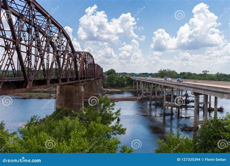 Vehicles Passing the Border between the States of Texas and Oklahoma ...