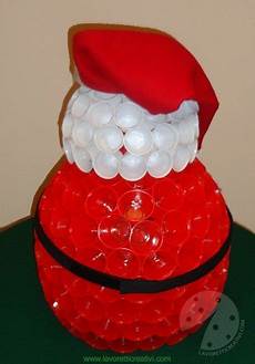 babbo natale con bicchieri di plastica babbo natale con bicchieri di plastica babbo natale con bicchieri di plastica babbo natale con bicchieri di plastica