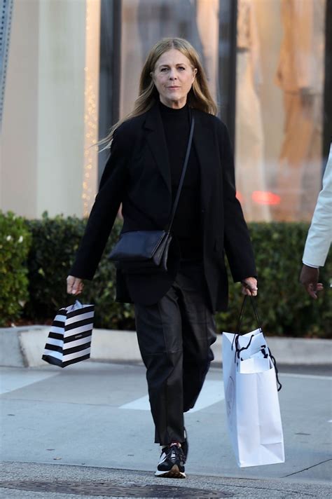 Rita Wilson Spotted Shopping in Pacific Palisades - 12.23.2024 • CelebMafia