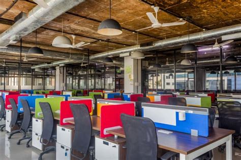 Community Coworks Ackruti Trade Centre at INR 450/day - Coworking Space ...