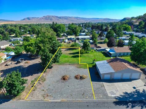 1111 2nd Avenue W, Omak, WA 98841 | MLS #2145351 | Zillow