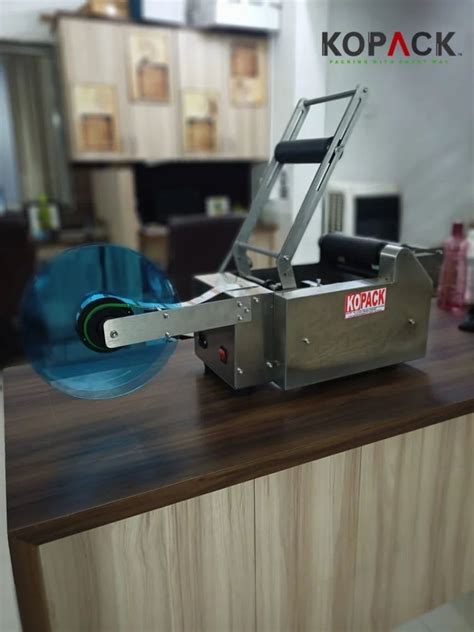 Bottle Labelling Machine - Flat Label Machine Manufacturer from Nashik