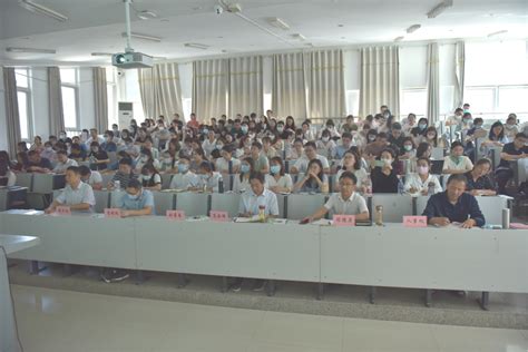 菏泽职业学院举行教师公开课观摩活动