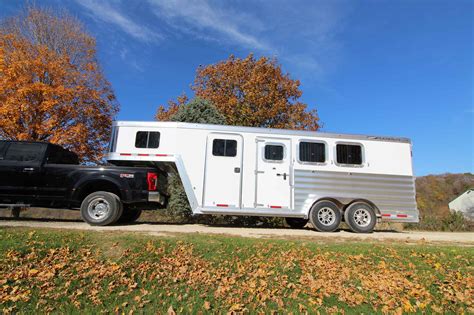 Gooseneck Horse Trailers - Horse Trailers - Featherlite Trailers