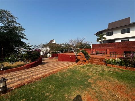 LEMON TREE HOTEL DAPOLI (Maharashtra) - B&B Reviews, Photos, Rate ...