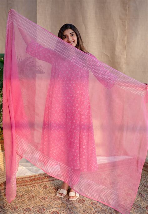 Eaira Dabu Slub Cotton Hand Embroidered Kali Kurta – THE INDIAN ETHNIC CO.