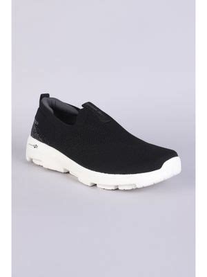 Buy Reebok WALK EXPLORE DALEY Men Black Walking Shoes (UK 5) Online