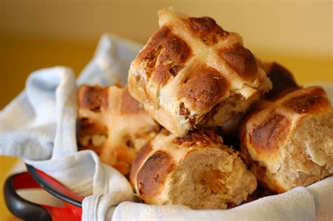 'Hot cross buns' lyrics - Classical Music