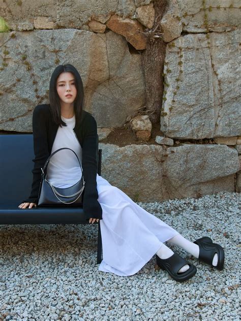 Noir Atwood Chain-Embellished Shoulder Bag - CHARLES & KEITH IN