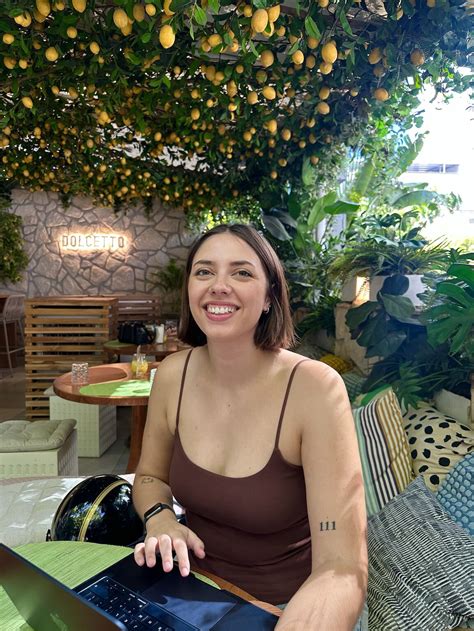 365 days ago I had NO IDEA how to run a freelance business. | Hannah ...