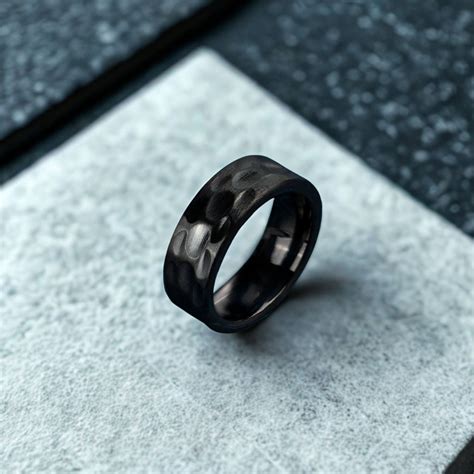 Quor Black Band Ring - Mesmerize India