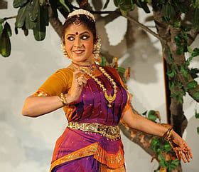 Poetry in motion: Bharatanatyam, Kuchipudi & Kathak exponents celebrate ...