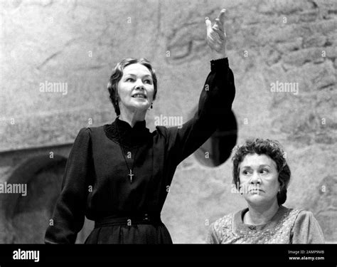 Glenda Jackson as Bernarda Alba with Joan Plowright as La Poncia in THE ...