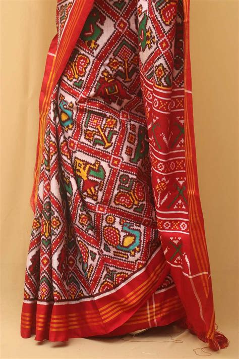 PS1P3CH423090503 Off White Handloom Double Ikat Patan Patola Pure Silk ...