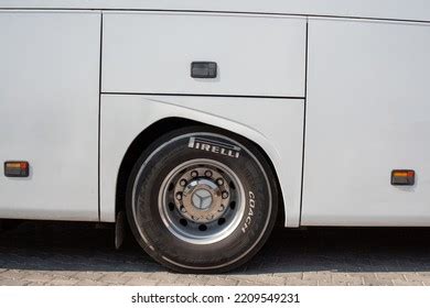 Bus Wheel 的图像结果