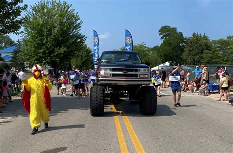Awesome Harbor Days Parade | Rotary Club of Elk Rapids