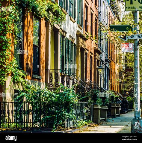 New york stoop 1980s hi-res stock photography and images - Alamy