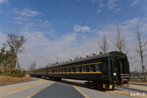 城北建成新公园 可以看火车 - 四川 - 华西都市网新闻频道