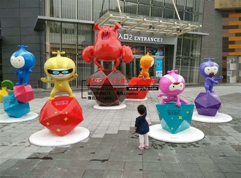 广西商场定制动漫卡通玻璃钢雕塑-玻璃钢雕塑厂