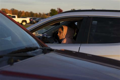 A family of 5 lives in a car as they save for housing in a good school ...