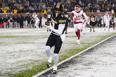 2025 NFL Draft: Chicago Bears fans react to Luther Burden selection