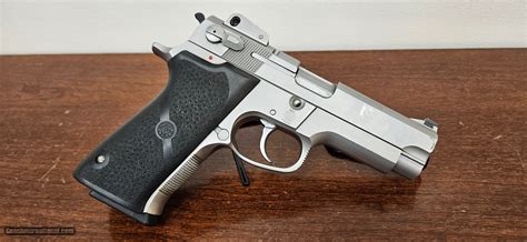 Smith & Wesson 4006 .40 S&W W/ Extra Mags