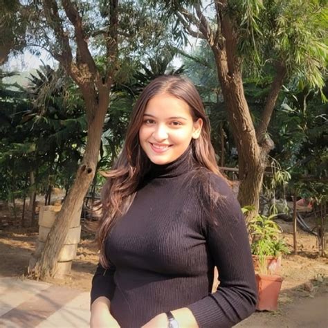 Tanisha - Maths teacher - ₹2838/h