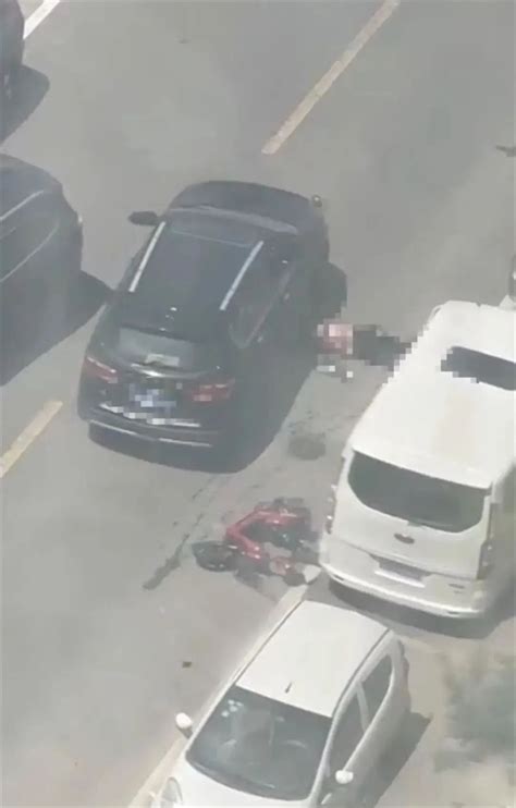 台州一特斯拉汽车追尾碰撞两车，致两死一伤_凤凰网视频_凤凰网