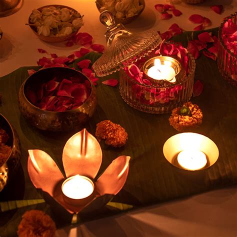 Lotus T-Light Candle Holder (Set of 4) – SofaPotato