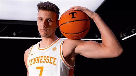 Hoops Central: #1 Tennessee at Illinois - University of Tennessee Athletics