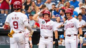 Arkansas baseball vs UCLA score: Razorbacks win, reach CWS semifinals
