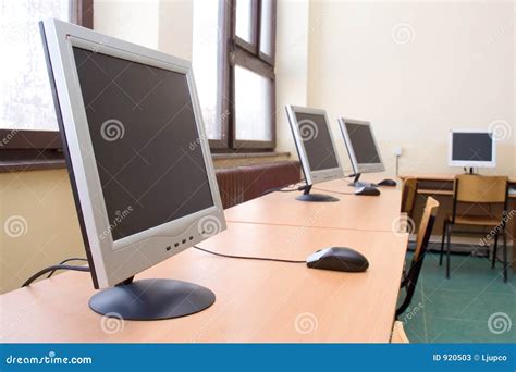 Information Computer Room 的图像结果