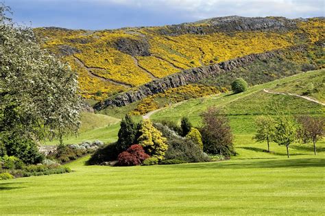 Holyrood Park in Edinburgh - Explore Geology, History and Archaeology ...