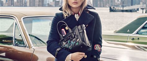 Download wallpaper machine, the city, river, model, home, makeup ...