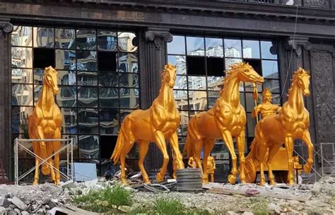 简单了解云南玻璃钢雕塑是怎么塑造的 -- 楚雄市富巨景观雕塑有限公司