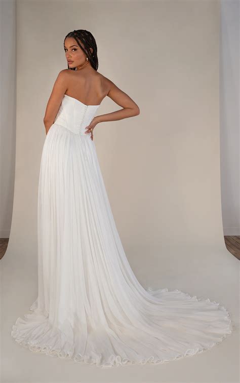 Avalon Dress: Effortlessly Stunning Boho Bridal Elegance