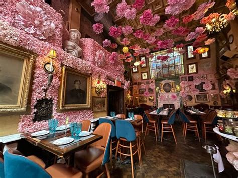 STUNNING Christmas Display - Reviews, Photos - Lillie's Victorian ...