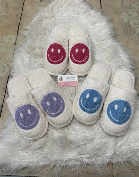 Smiley Face Happy Slippers Luxury Plush Smiley Face Slippers Hot Pink ...