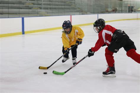 Hockey Lessons at Rocket Ice Skating Rink|Fast paced fun!