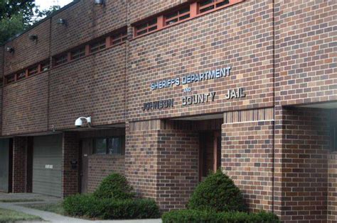 Linn County Jail reports 30 virus cases so far among inmates and staff ...
