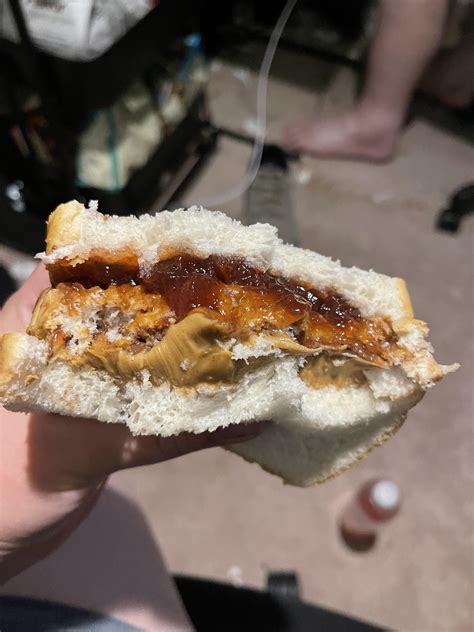 Guys. If you put a 3rd slice of bread you can add 2 more toppings : r/high