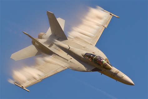 F/A-18F超级大黄蜂高清图，现役最强双座舰载机，美国海军的主力_战斗机