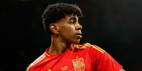 Why Lamine Yamal Wears Both Names on Back of His Shirt