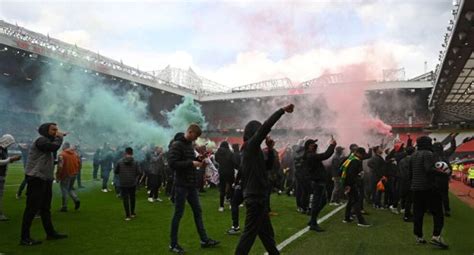 Manchester United: ‘hooligans’ invadieron Old Trafford protestas ...