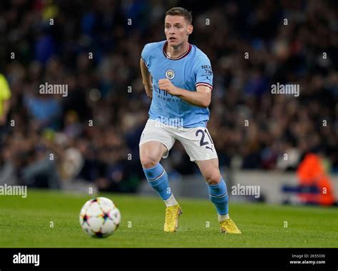 Manchester, England, 5th October 2022. Sergio Gomez of Manchester City ...