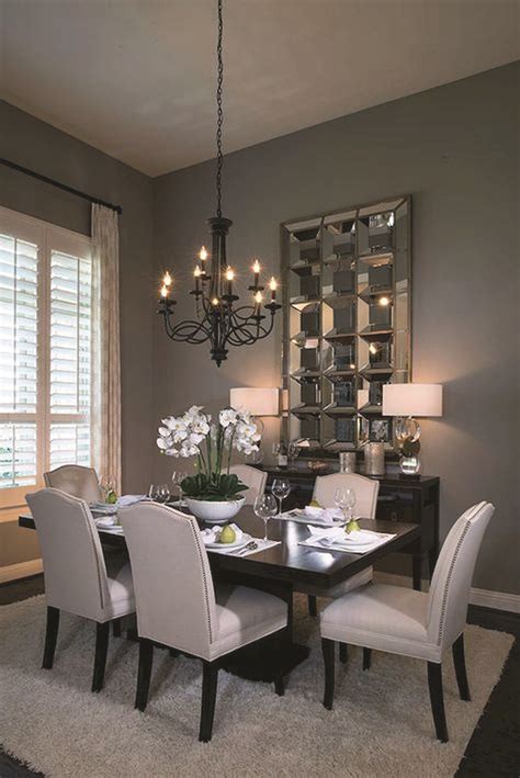 Small Dining Room Wall Decor Ideas