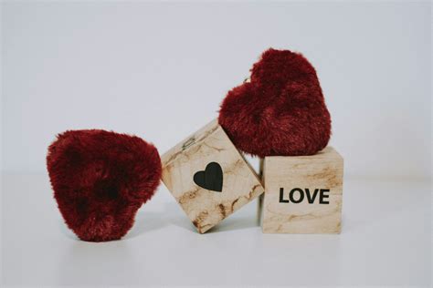 100+ Sweet & Heartfelt Valentine's Day Messages for Her - Red Messages