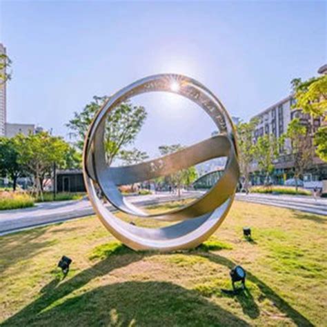 广场不锈钢圆环雕塑-陕西雕塑公司